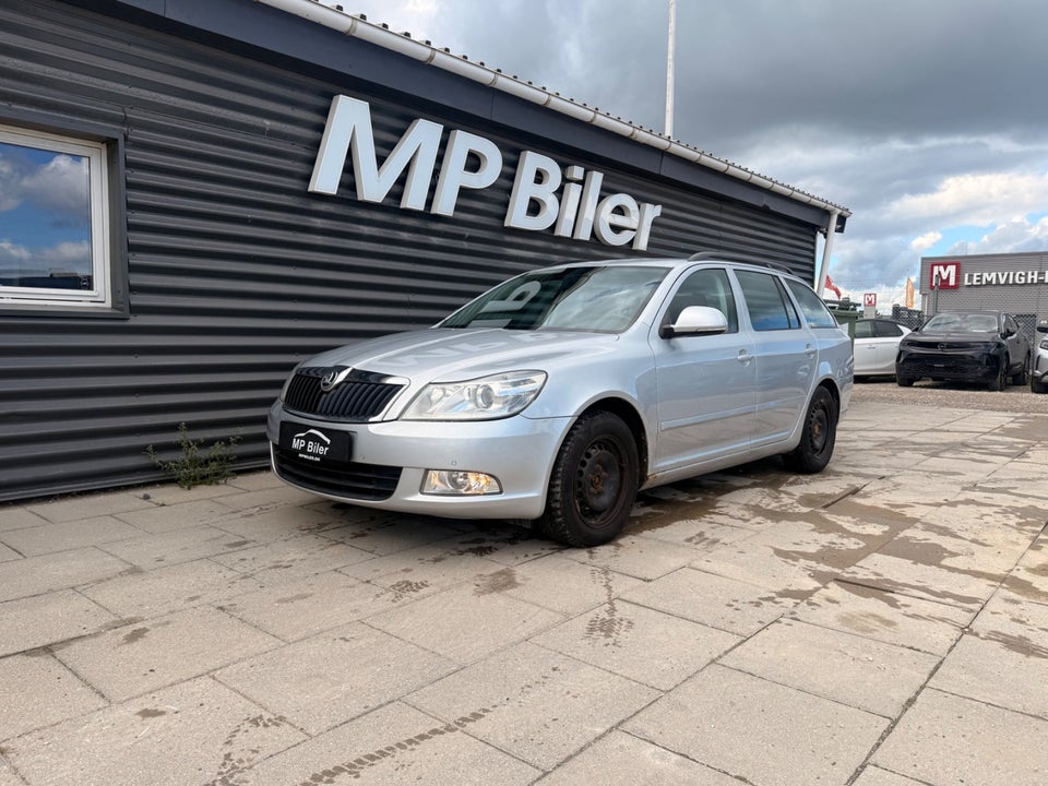 Skoda Octavia 1,6 TDi 105 Active Combi 5d