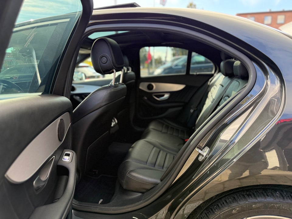 Mercedes C300 de 2,0 AMG Night Edition aut. 4d