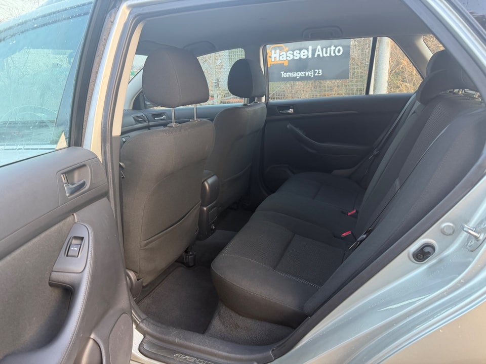 Toyota Avensis 1,8 VVT-i Sol stc. 5d