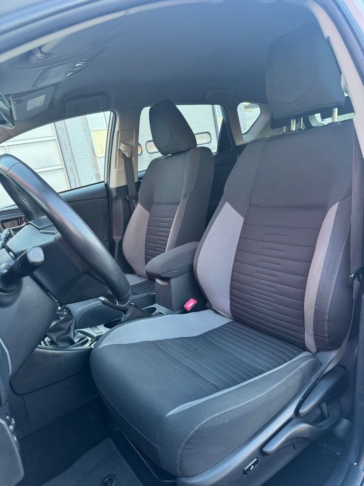 Toyota Auris 1,2 T T2 Comfort 5d