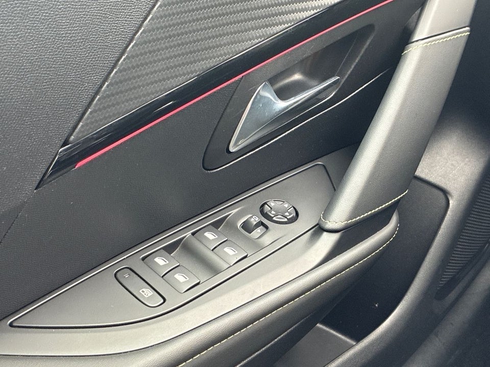 Peugeot e-208 50 GT 5d