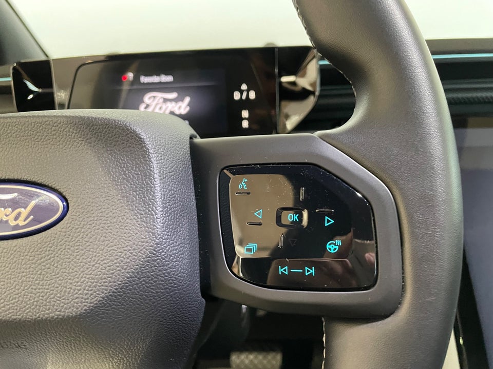 Ford Explorer 82 Premium Extended Range 5d