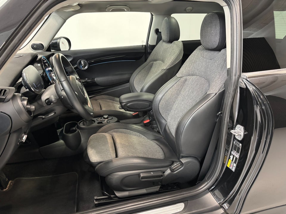 MINI Cooper SE Classic Trim 3d