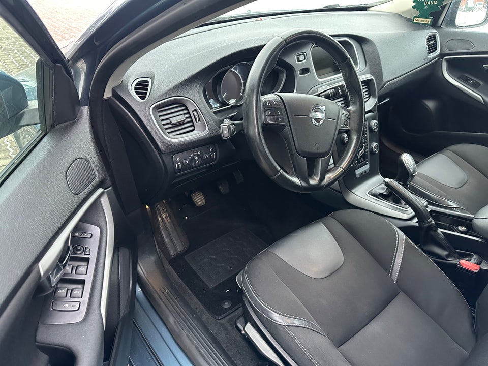 Volvo V40 1,6 D2 115 Kinetic 5d