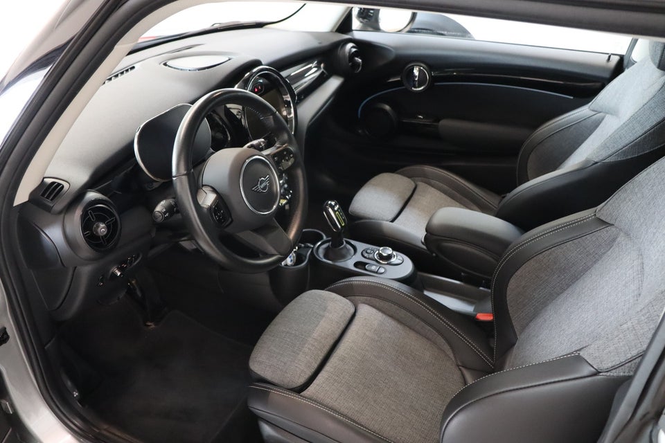 MINI Cooper SE Classic Trim 3d