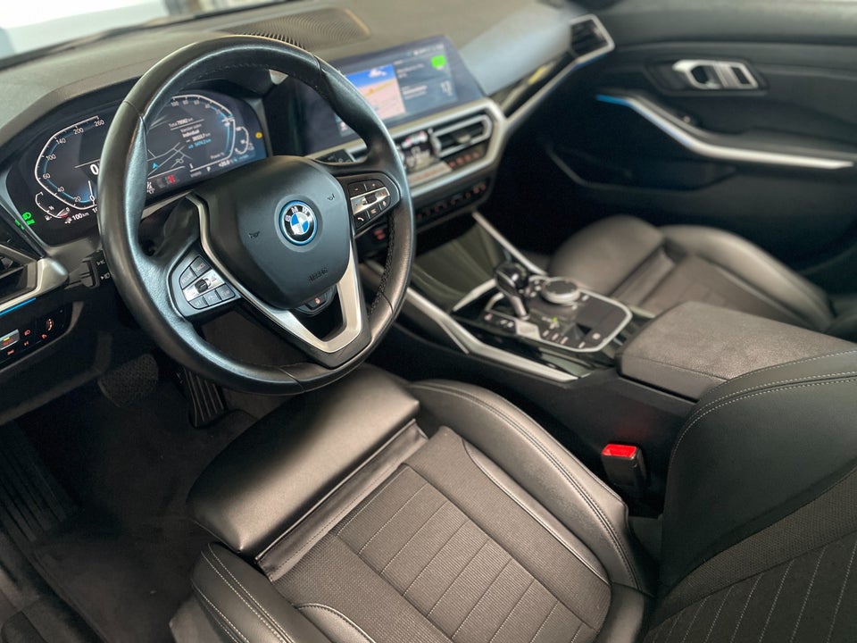 BMW 330e 2,0 Touring Sport Line aut. 5d