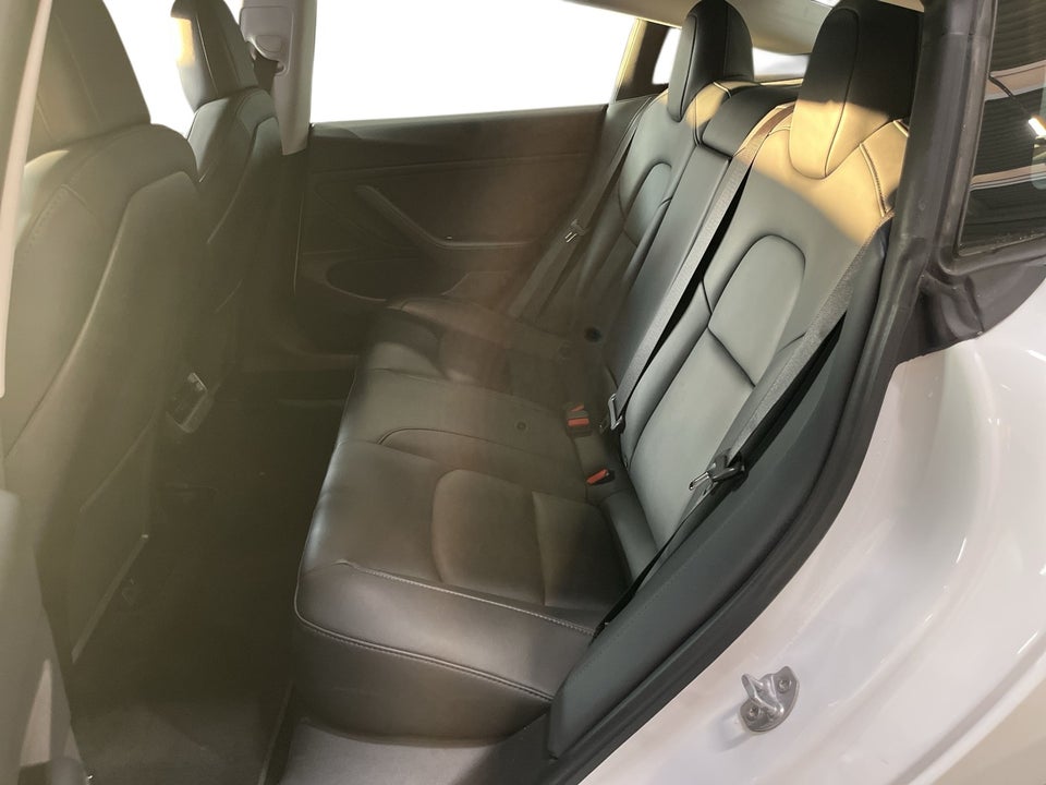 Tesla Model 3 Long Range AWD 4d