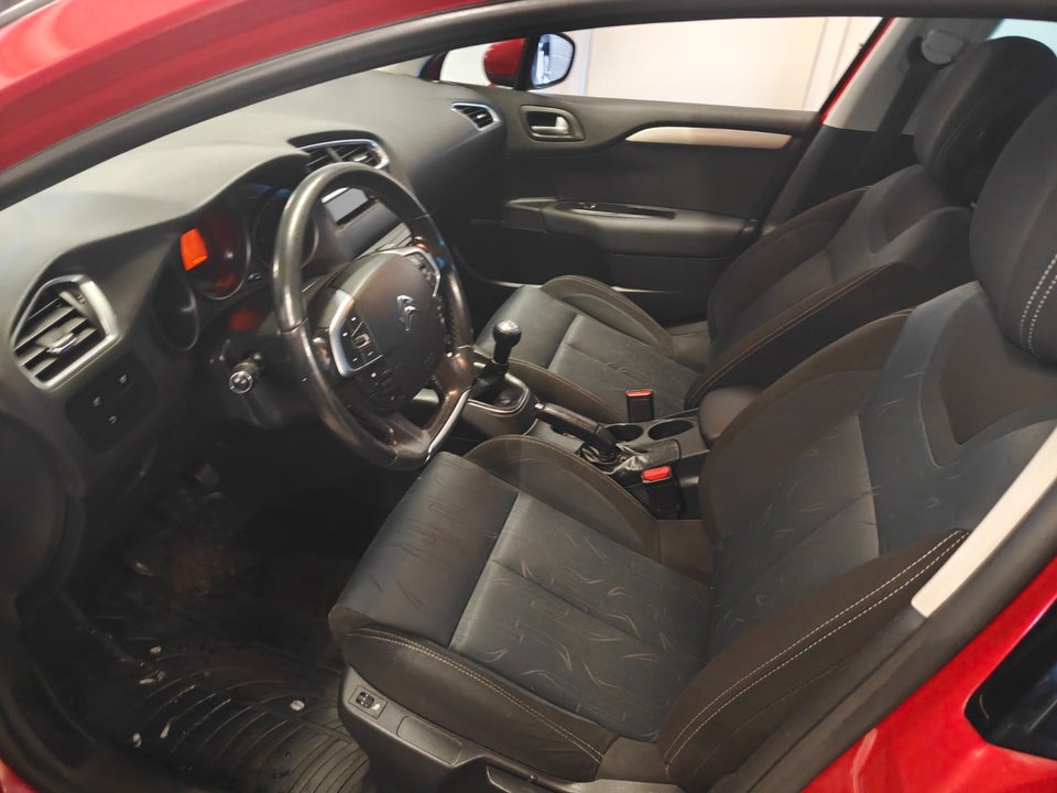 Citroën C4 1,6 HDi 90 Attraction 5d