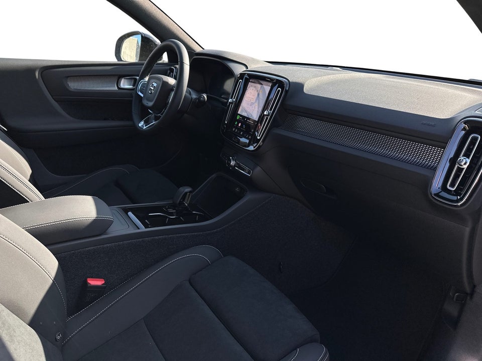 Volvo EX40 Extended Range Black Edition 5d