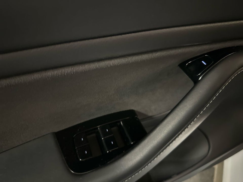 Tesla Model 3 Long Range AWD 4d