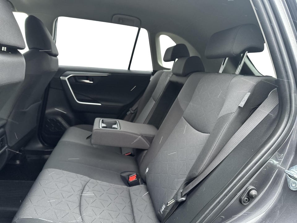 Toyota RAV4 2,0 T3 e-CVT 5d