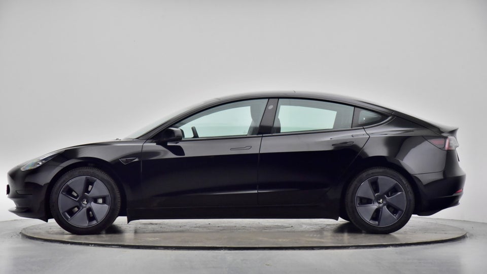 Tesla Model 3 Standard Range+ RWD 4d