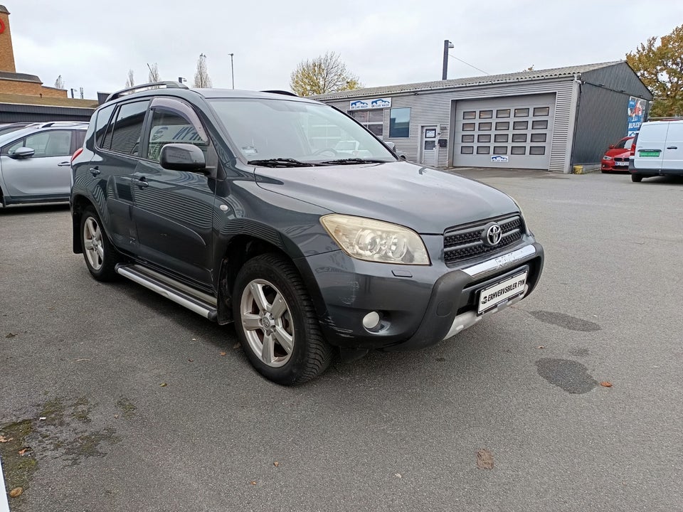 Toyota RAV4 2,0 VVT-i 4x4 Van 5d