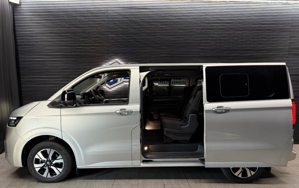 VW e-Caravelle 64 Life SWB