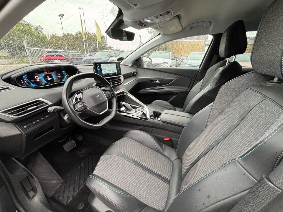 Peugeot 3008 1,6 Hybrid Selection Sport Limited EAT8 5d