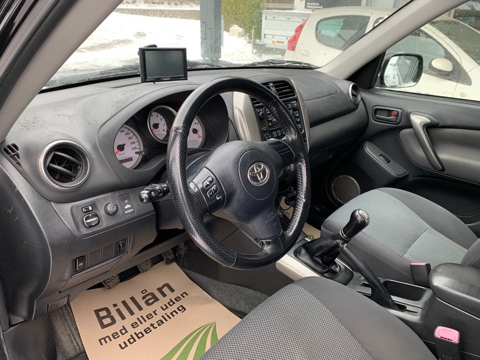 Toyota RAV4 2,0 VVT-i Wave 4x4 Van 5d