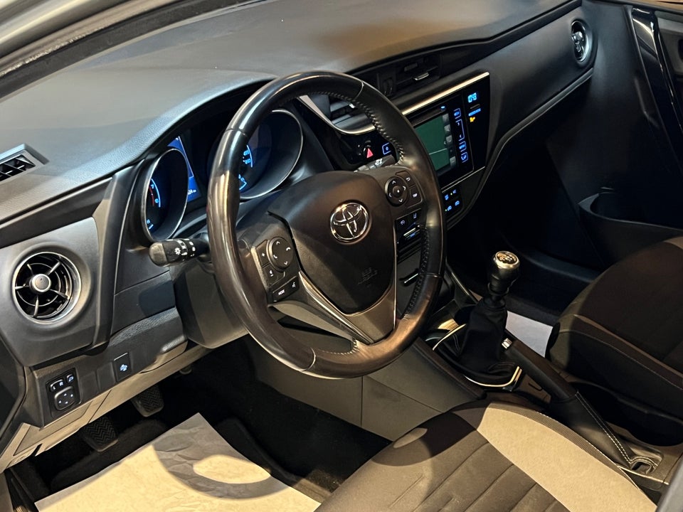 Toyota Auris 1,2 T T2 Style 5d