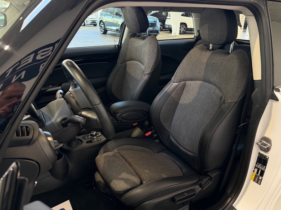 MINI Cooper SE Classic Trim 3d