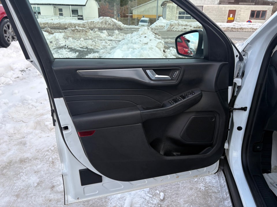 Ford Kuga 2,5 HEV Titanium X CVT 5d