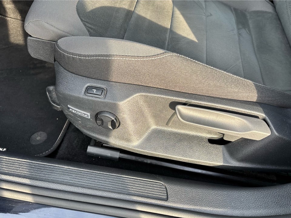 VW Golf VII 1,5 TSi 150 Plus Variant DSG 5d