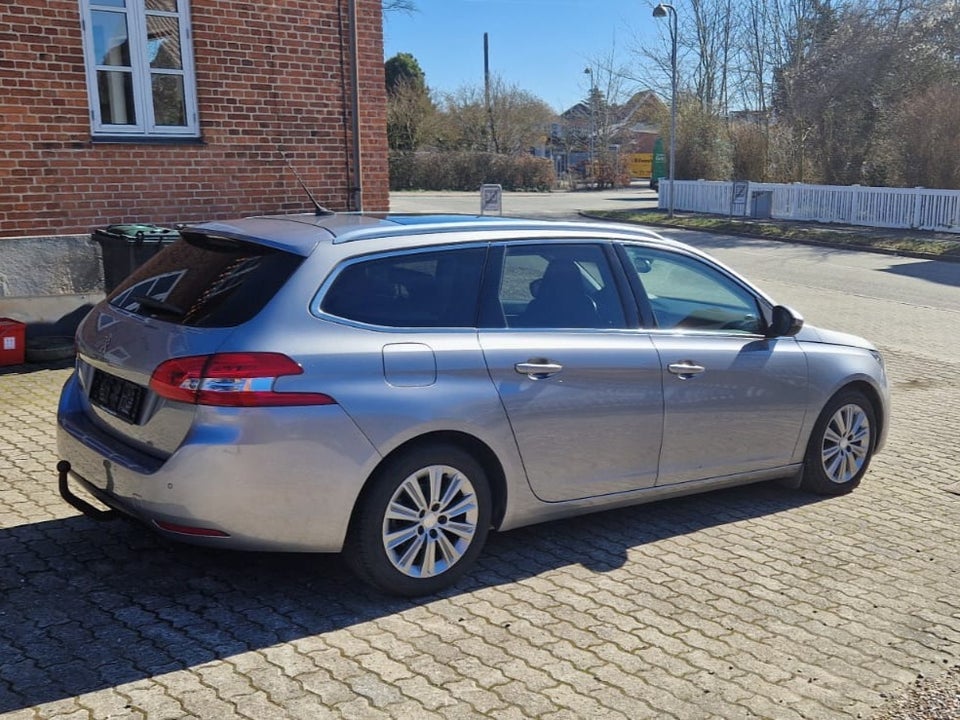 Peugeot 308 1,6 BlueHDi 120 Allure SW EAT6 5d
