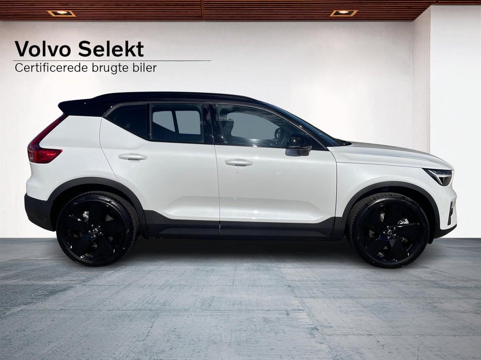 Volvo EX40 Extended Range Black Edition 5d