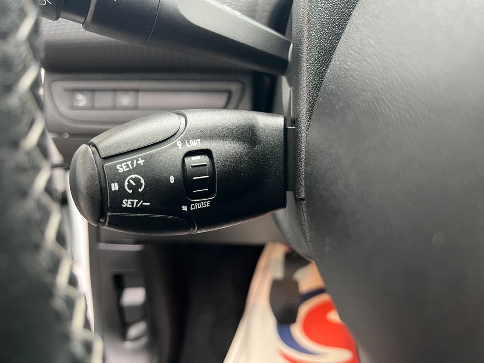 Peugeot 208 1,6 BlueHDi 100 Allure Sky 5d