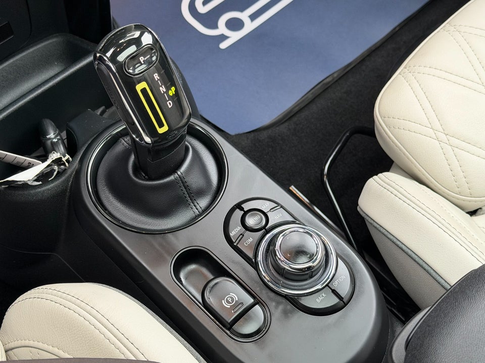 MINI Cooper SE Maximise 3d