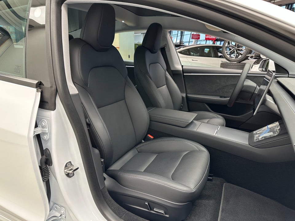 Tesla Model 3 Long Range AWD 4d