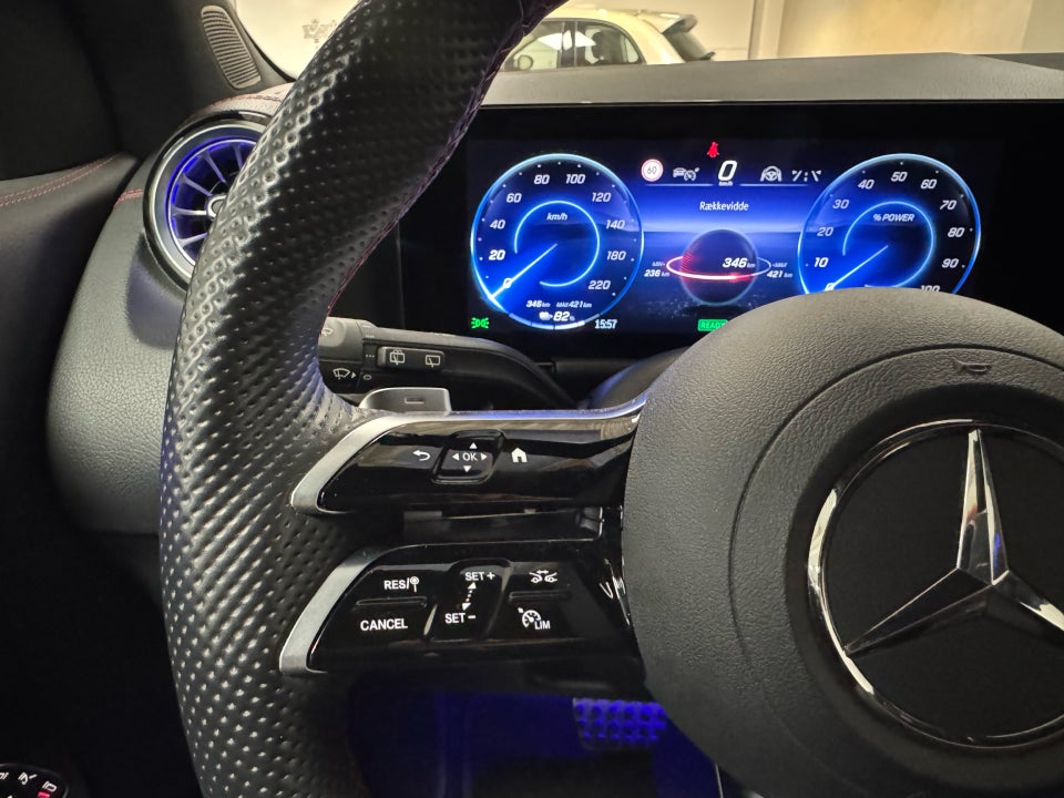 Mercedes EQA300 AMG Line 4Matic 5d