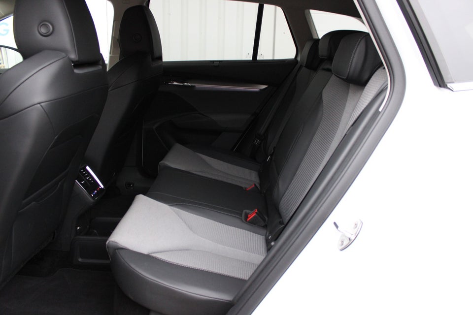 Skoda Enyaq 85 iV Loft Maxx 5d