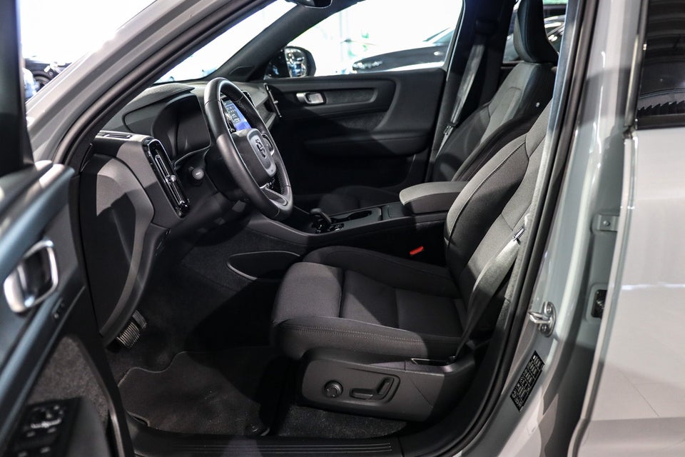 Volvo EX40 Extended Range Plus 5d