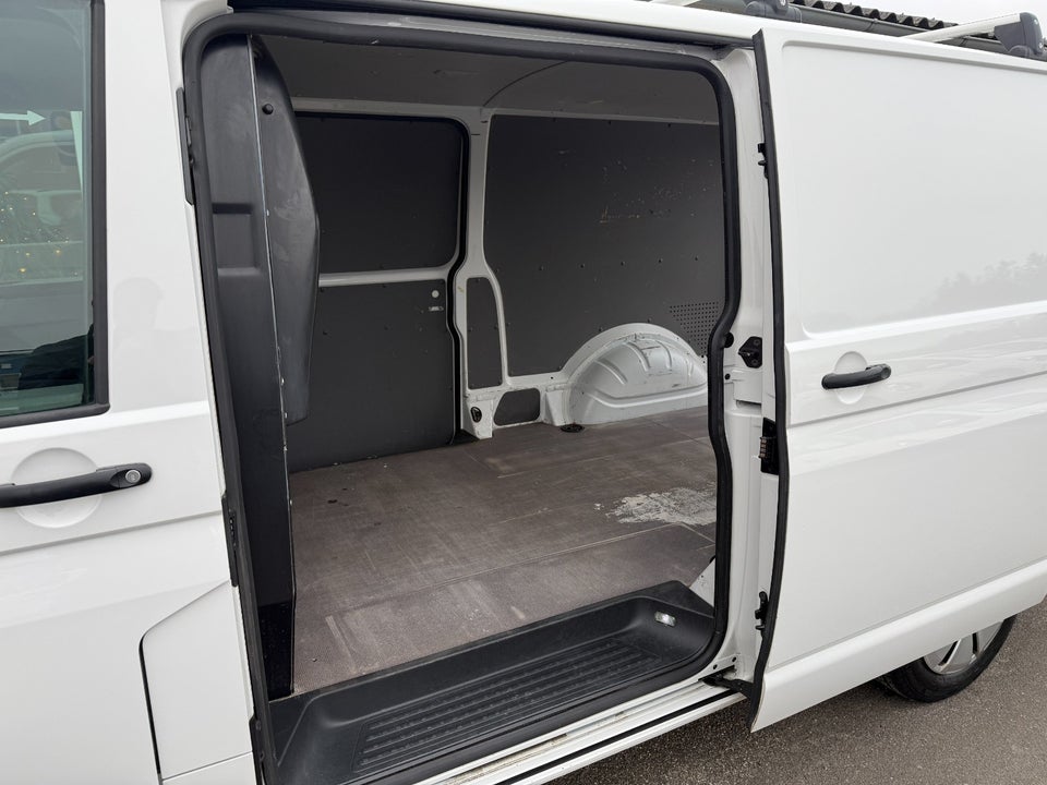 VW Transporter 2,0 TDi 150 Kassevogn DSG lang
