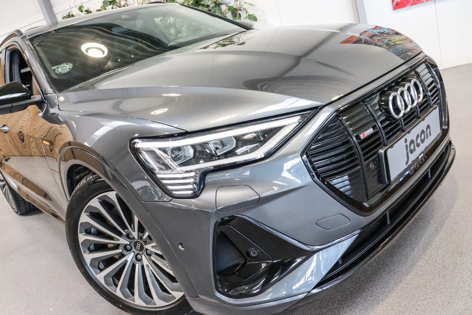 Audi e-tron 55 S-line quattro 5d