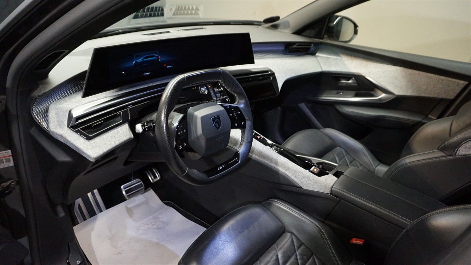 Peugeot e-3008 77 GT Pack 5d