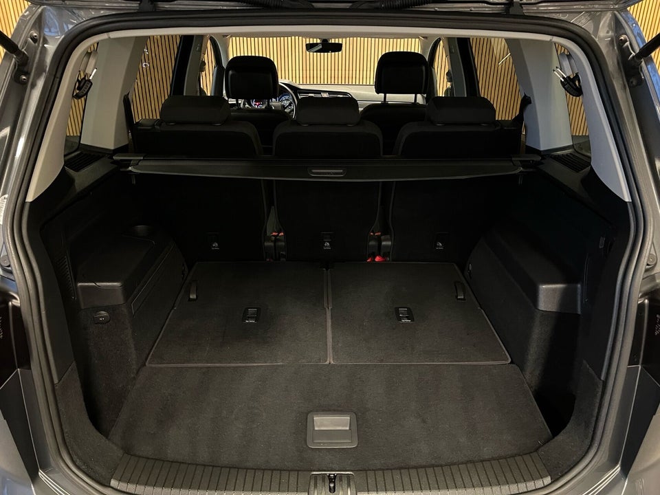 VW Touran 1,6 TDi 115 Comfortline Connect DSG 7prs 5d