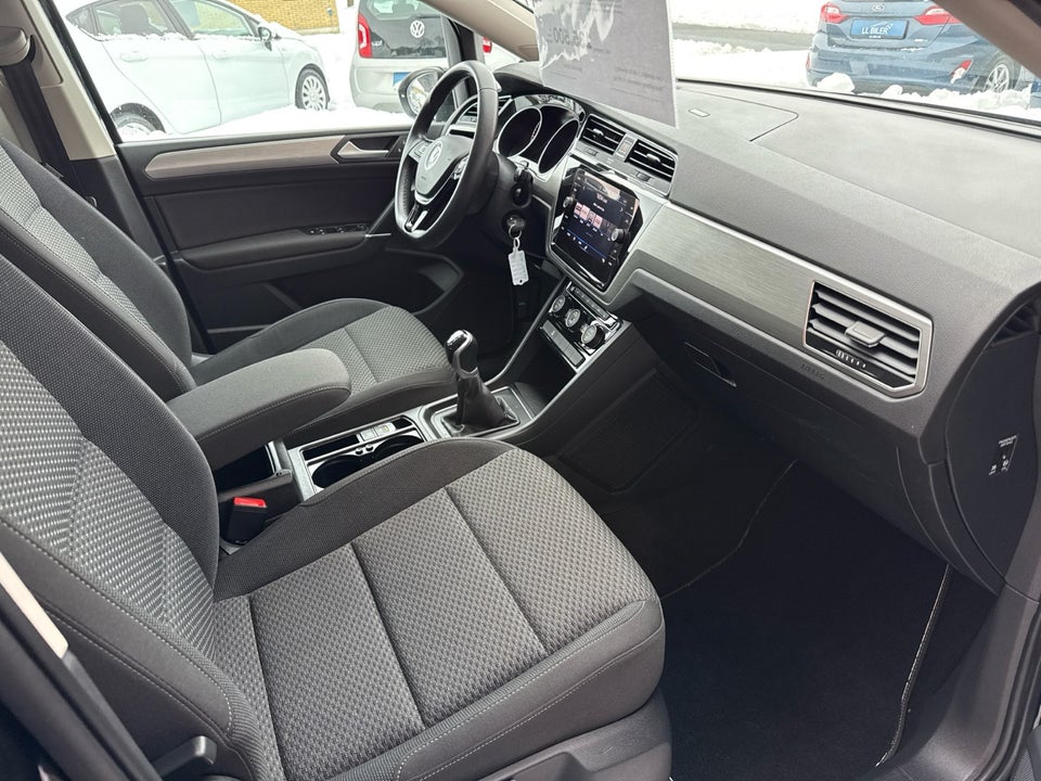 VW Touran 2,0 TDi 122 Comfortline Van 5d