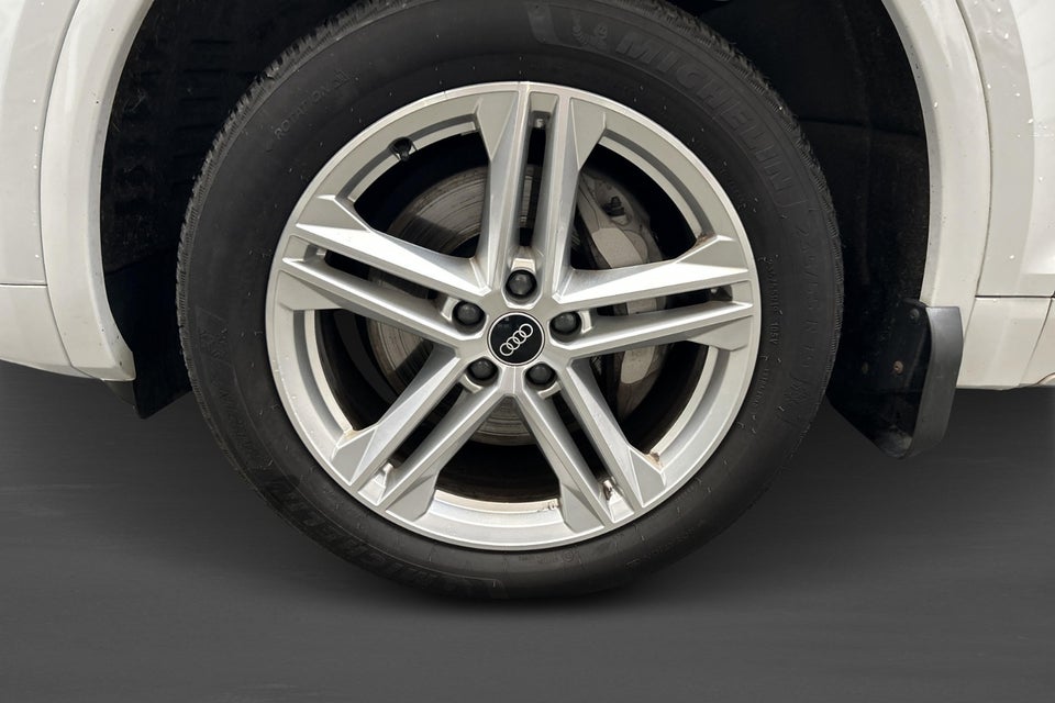 Audi Q5 50 TFSi e S-line quattro S-tr. 5d
