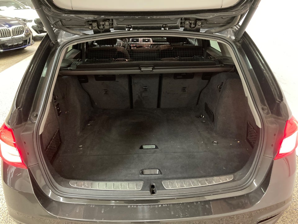 BMW 320d 2,0 Touring Advantage aut. 5d