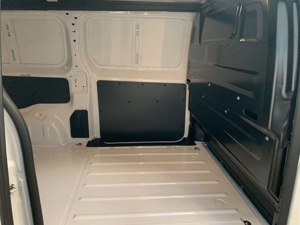 Peugeot e-Expert 75 L3 Plus Van