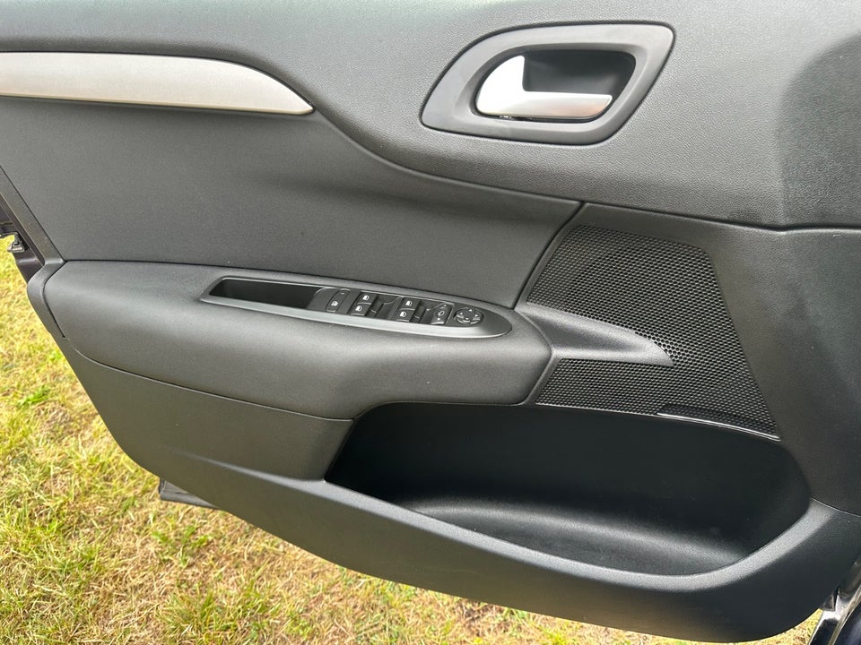 Citroën C4 1,2 PureTech 130 Feel 5d