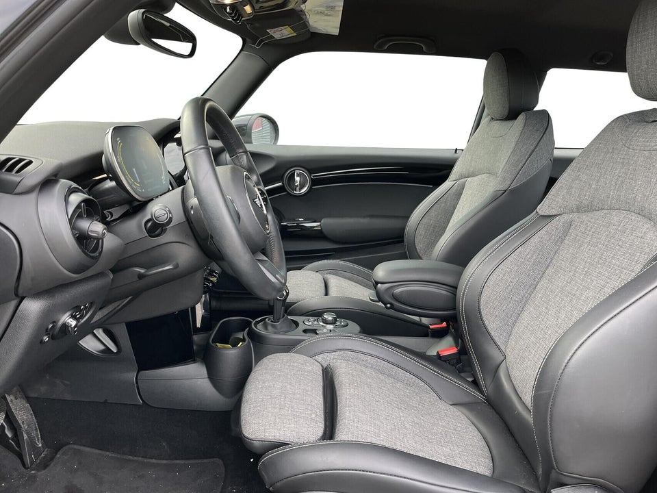 MINI Cooper SE Classic Trim 3d