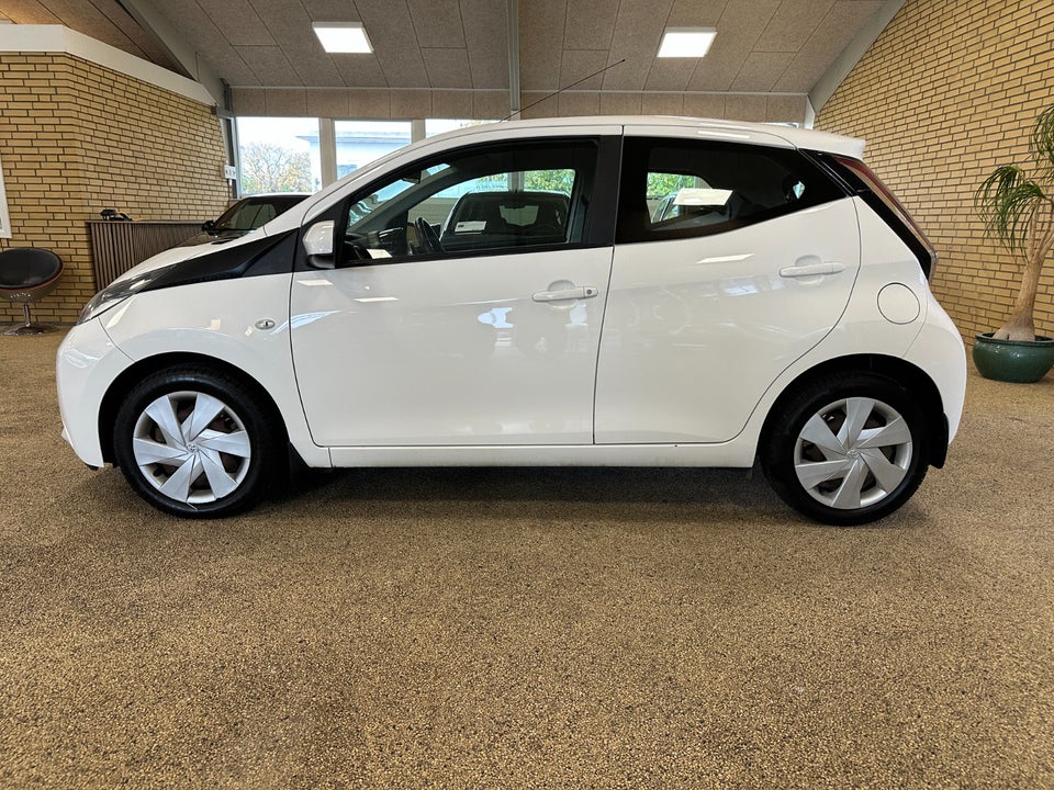Toyota Aygo 1,0 VVT-i x-play 5d