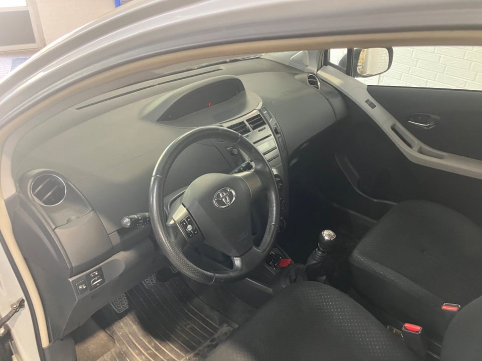 Toyota Yaris 1,3 T2 5d