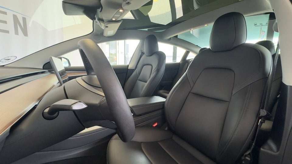 Tesla Model 3 Long Range AWD 4d