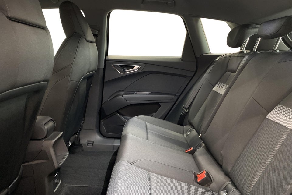 Audi Q4 e-tron 45 Progress 5d