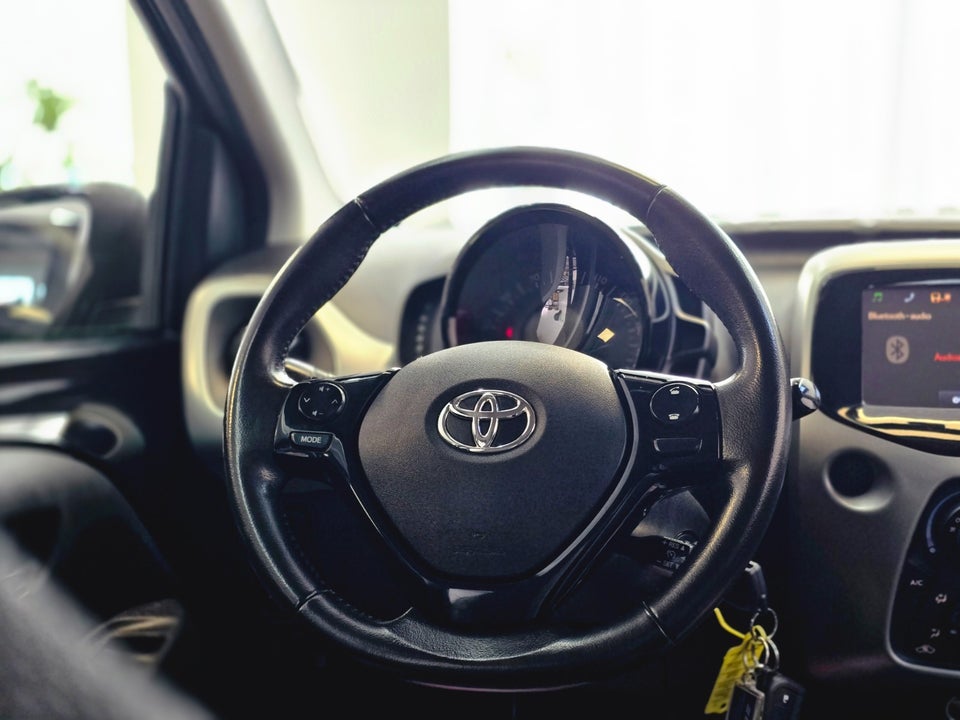 Toyota Aygo 1,0 VVT-i x-play 5d