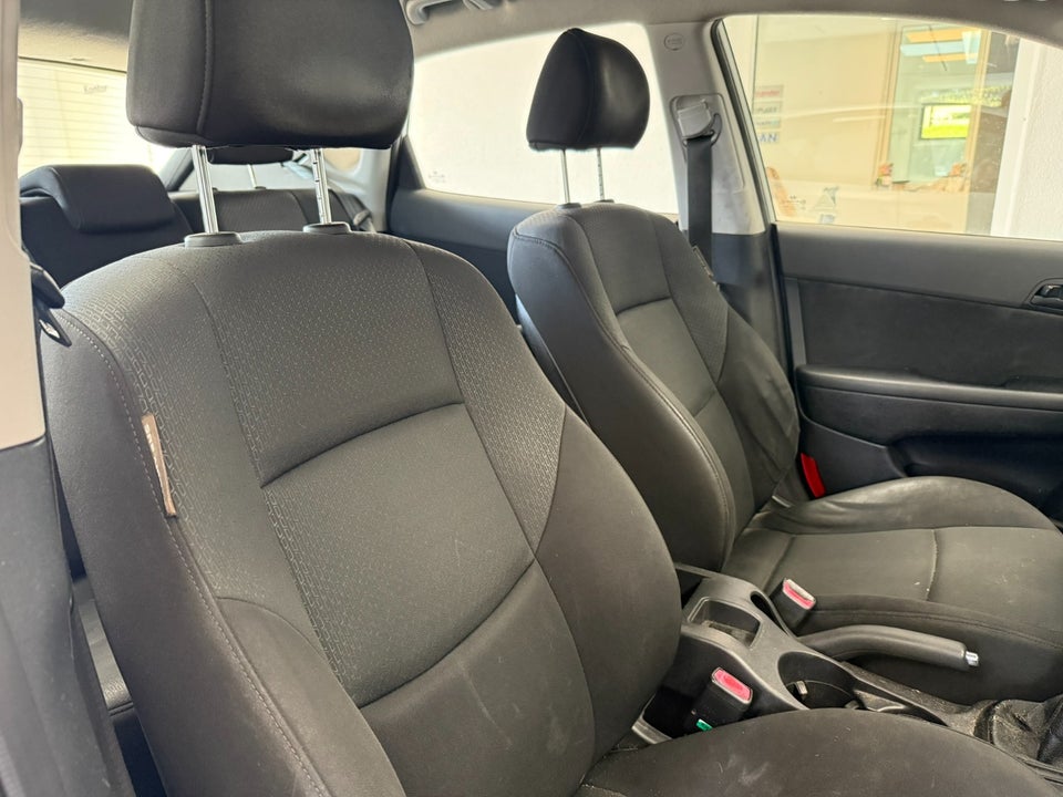 Hyundai i30 1,6 CRDi 90 Comfort 5d