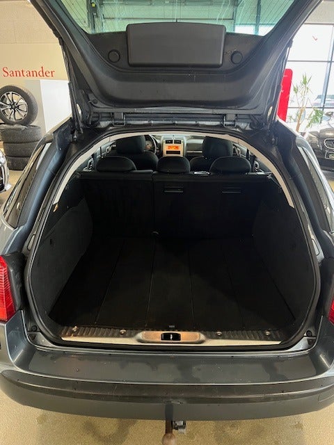 Peugeot 407 1,6 HDi Performance stc. 5d