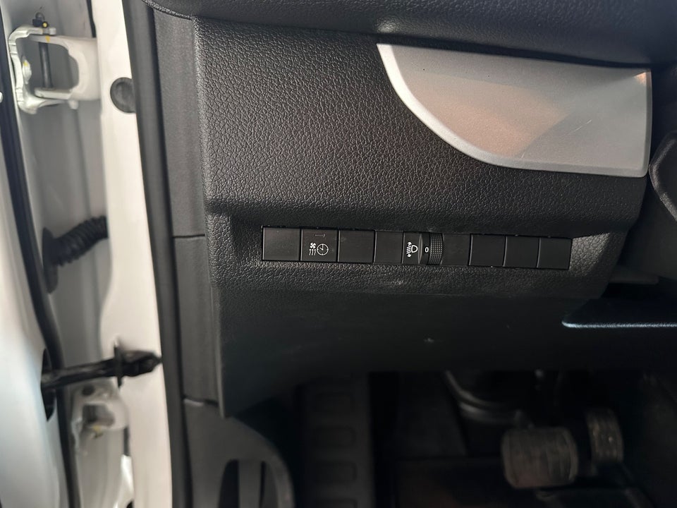 Peugeot Expert 2,0 BlueHDi 177 L2 Ultimate EAT8 Van